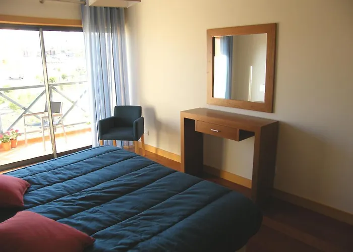 Appartement Luxurious First Floor With Balconies Overlooking Pool And Gardens.