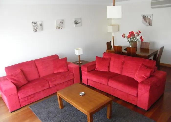 Luxurious First Floor With Balconies Overlooking Pool And Gardens. Appartement *