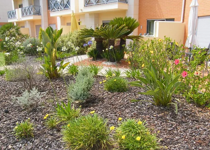 Appartement Luxurious First Floor With Balconies Overlooking Pool And Gardens. *
