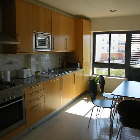 Luxurious First Floor With Balconies Overlooking Pool And Gardens. Albufeira