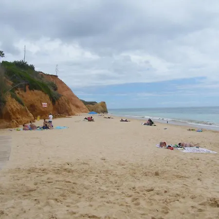 Luxurious First Floor With Balconies Overlooking Pool And Gardens. * アルブフェイラ
