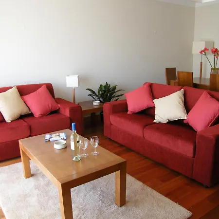 Luxurious First Floor With Balconies Overlooking Pool And Gardens. アルブフェイラ