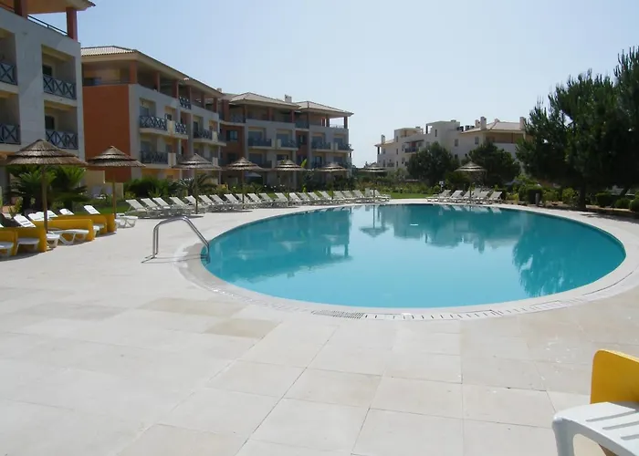 Appartement Luxurious First Floor With Balconies Overlooking Pool And Gardens. Albufeira
