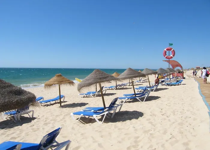 Apartamento Luxurious First Floor With Balconies Overlooking Pool And Gardens. Albufeira