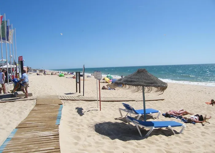 Apartamento Luxurious First Floor With Balconies Overlooking Pool And Gardens. Albufeira