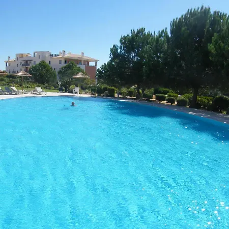 Luxurious First Floor With Balconies Overlooking Pool And Gardens. Lejlighed *