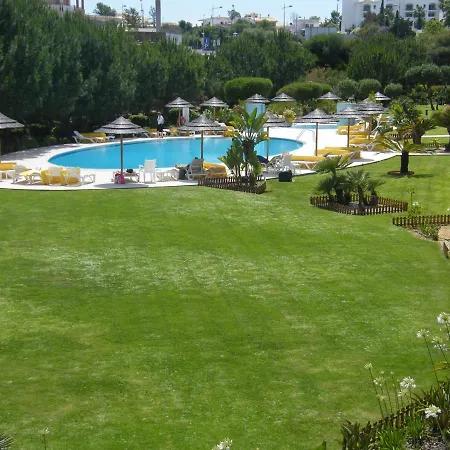 Luxurious First Floor With Balconies Overlooking Pool And Gardens. Albufeira